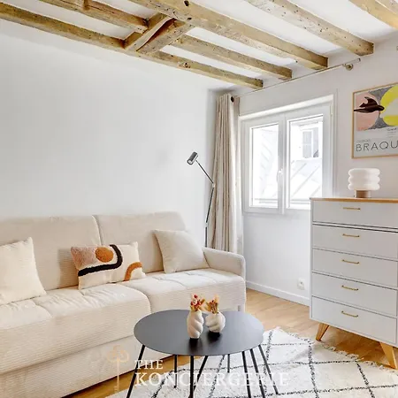 Apartment Chic Refait A Neuf Coeur Du Marais