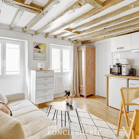 Chic Refait A Neuf Coeur Du Marais Apartment