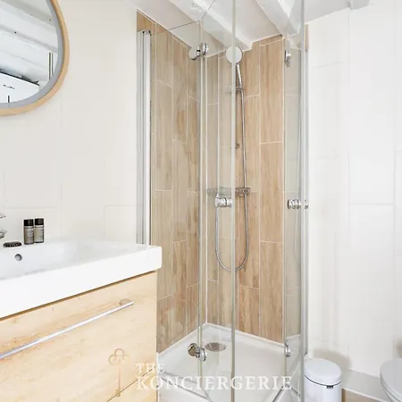 Apartment Chic Refait A Neuf Coeur Du Marais Paris